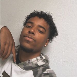 Meet your Posher, Devante